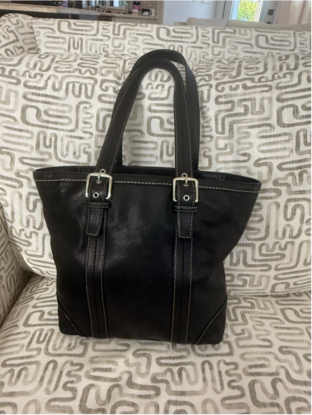Coach Hampton vintage Black Leather Tote Bag, EUC, contrasting white stitch